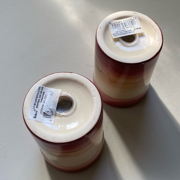 Salt and Pepper Shakers with Apples - Picture 8 of 8